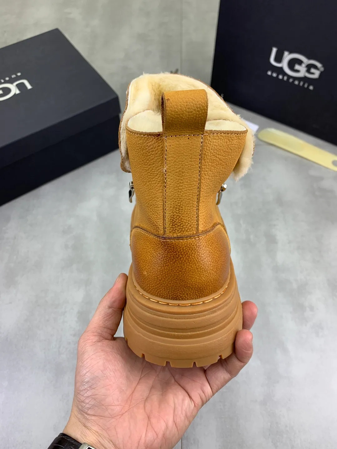 Men's men's shoes 💰P660 New arrival 🆕🆕🆕 IUGGI Men's British retro Martin boots Winter new men's outdoor hiking boots First layer of cowhide on the outside and wool on the inside Comfortable and warm Rubber sole sole Non-slip and firm Trendy and fashionable Casual and versatile Size: 38-44 (45 customized) Color: three colors